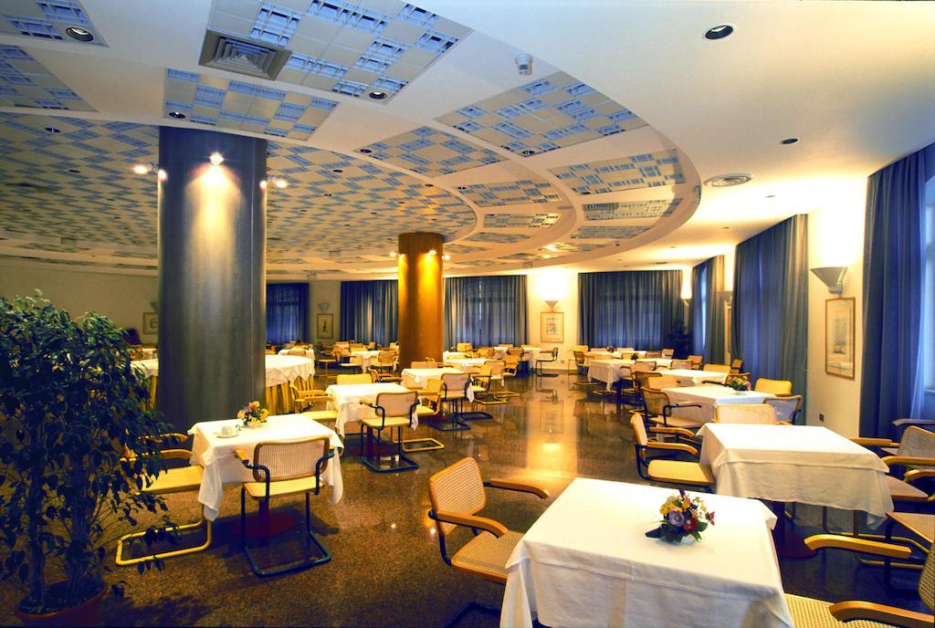 Grand Palace Hotel